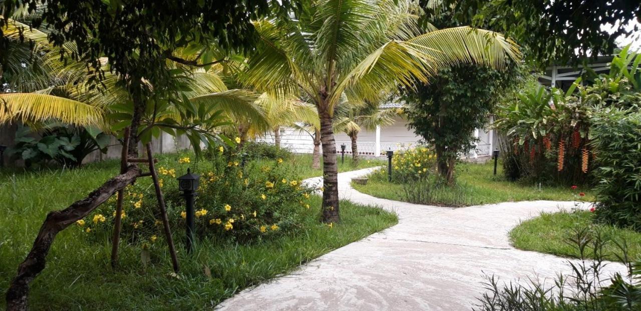 Konklor Hotel Kon Tum Exterior foto